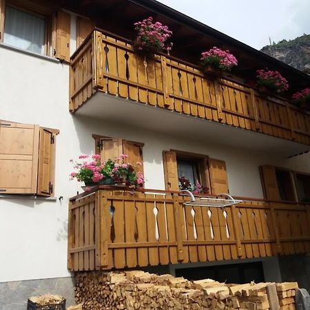 Appartamento Genziana Isolaccia Buitenkant foto