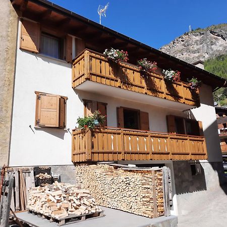Appartamento Genziana Isolaccia Buitenkant foto