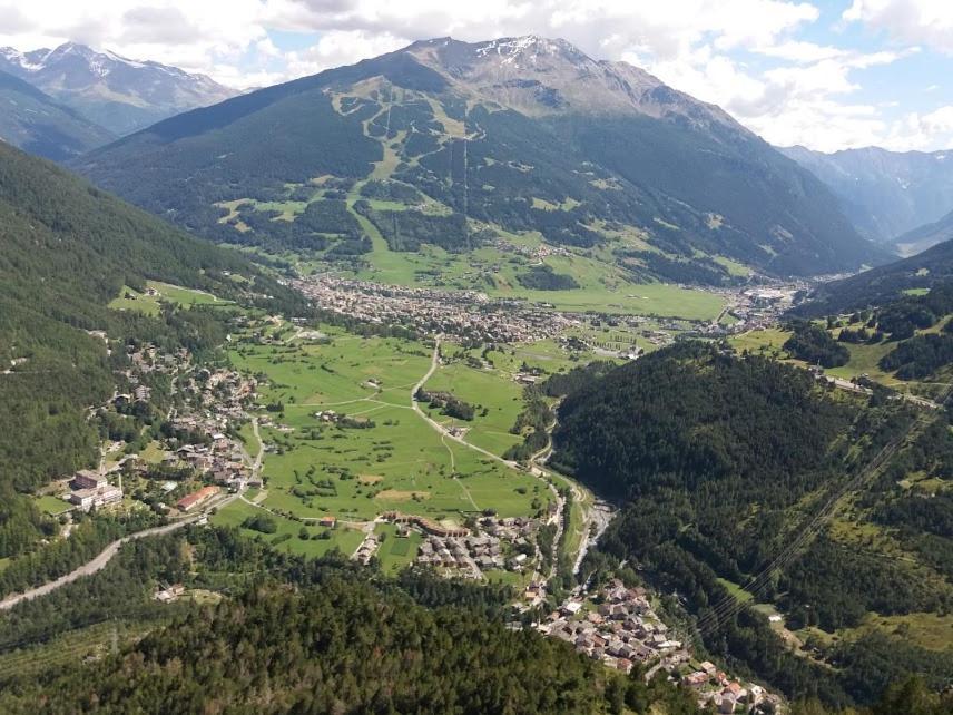 Appartamento Genziana Isolaccia Buitenkant foto